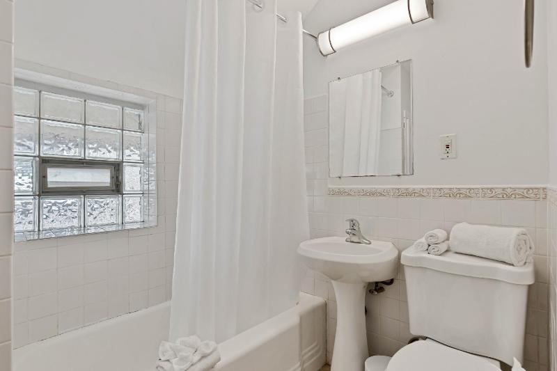 Newly Updated Vintage 6 Bedroom Single Family Home home - image 6