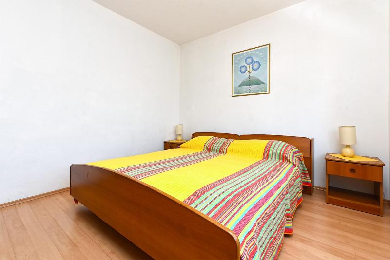 Apartment image 3