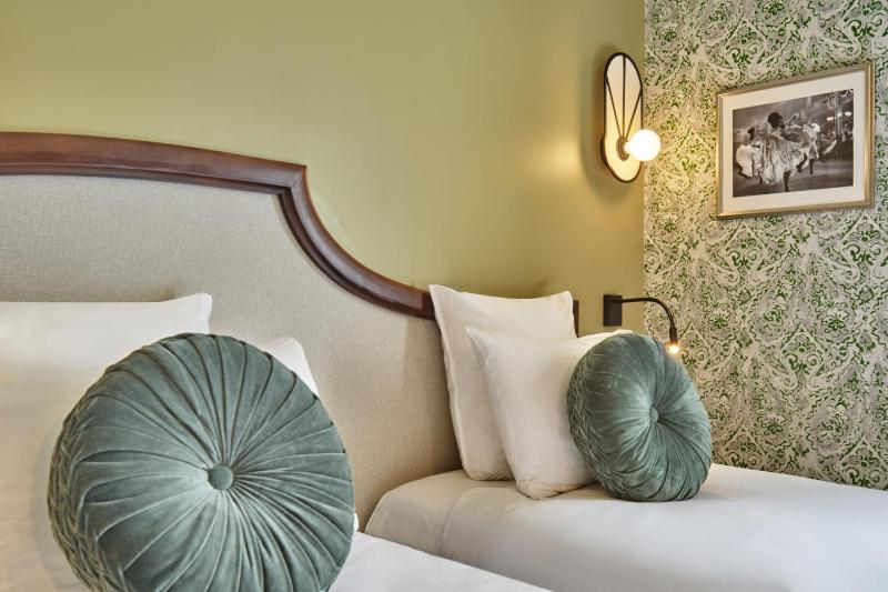 Superior Double or Twin Room image 4