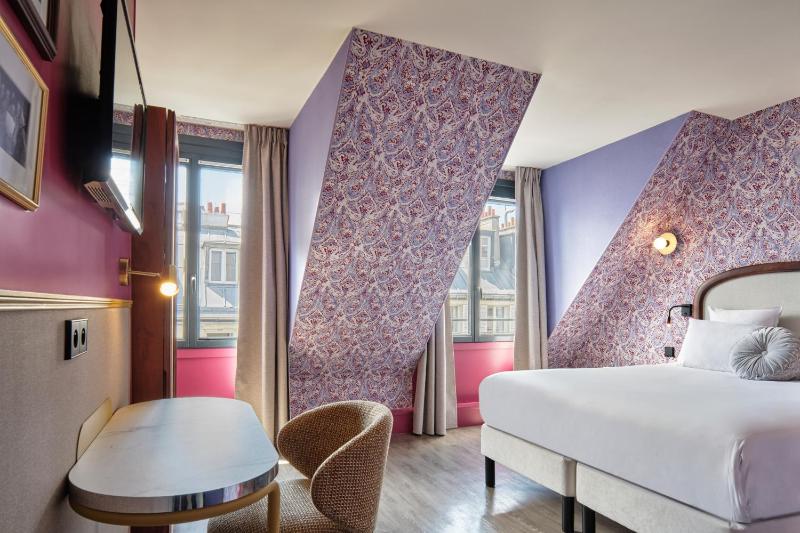 Superior Double or Twin Room image 3