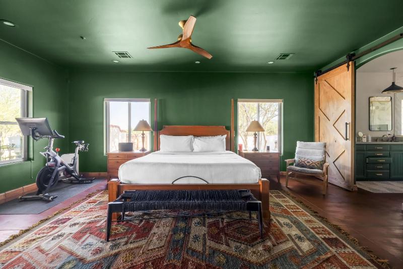 Grand Desert Getaway with Pool and Peloton with Sonos and Office - image 5