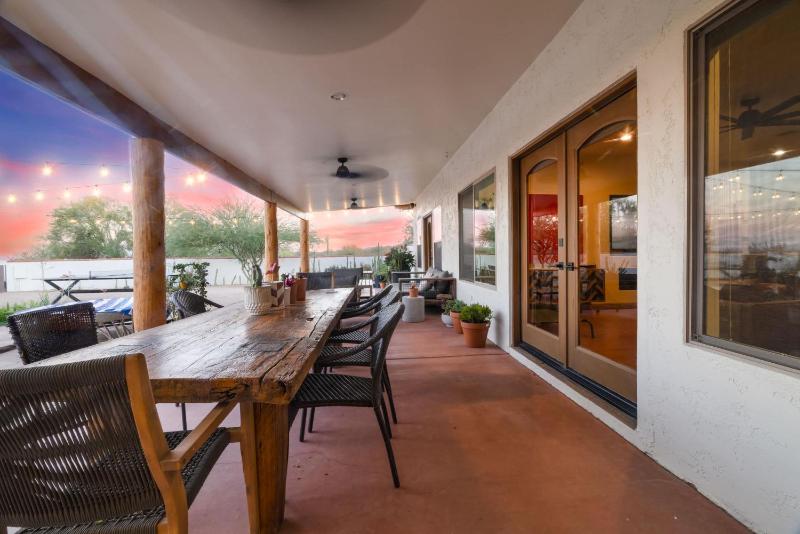 Grand Desert Getaway with Pool and Peloton with Sonos and Office - image 25