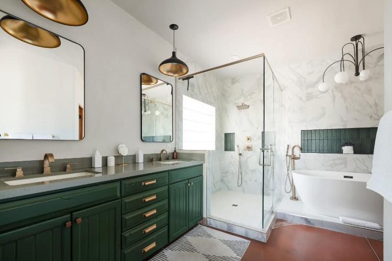 Grand Desert Getaway with Pool and Peloton with Sonos and Office - image 8