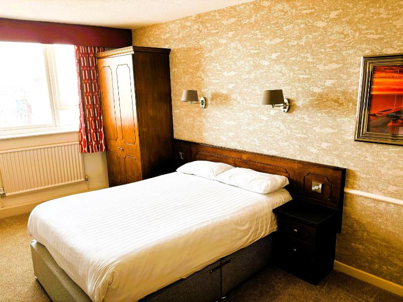 Double Room with Side View image 1