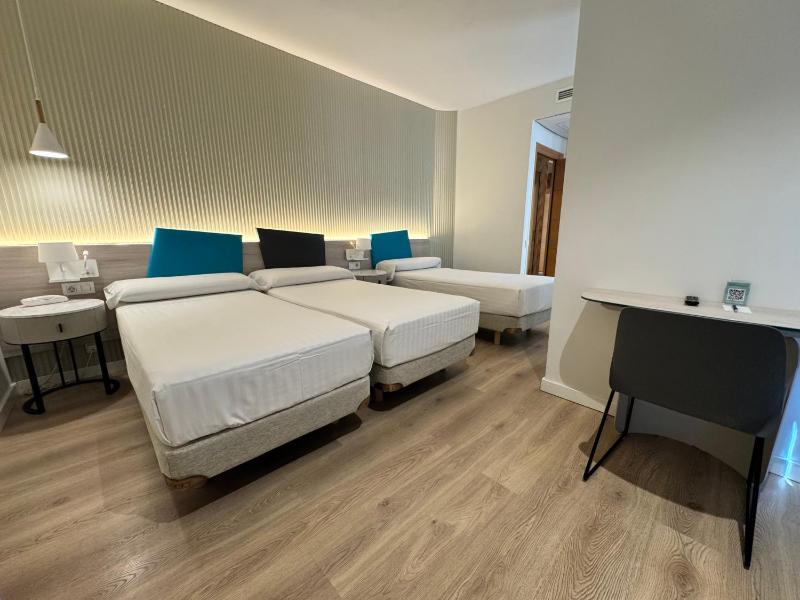 Triple Room image 1