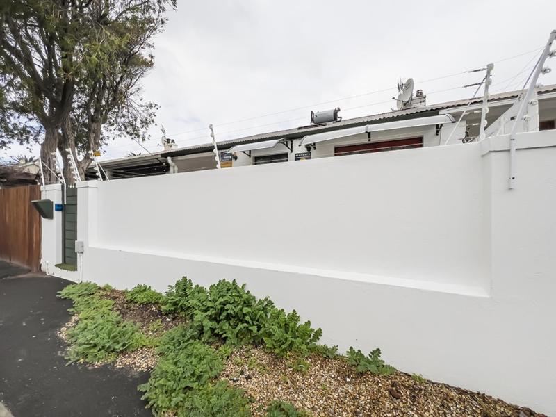 Escape to tranquility in Claremont - image 6