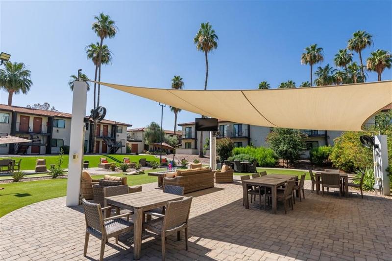 Fully Furnished 1BR Suite-Prime Location 110 - image 7