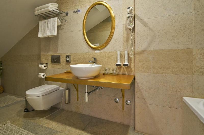 Junior Suite image 2