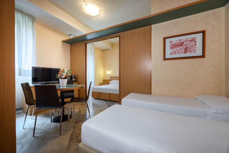 Quadruple Room image 1