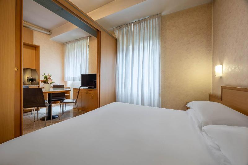 Quadruple Room image 4