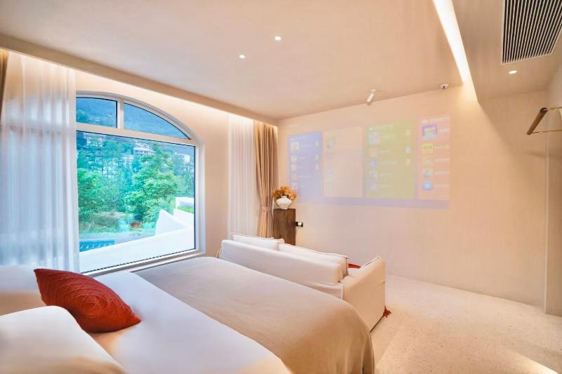 Book NOW & Chat Wake in MountainFree ShuttleAside National Park Combo Stay in Tianmen city center English Speaking Assistant - image 8