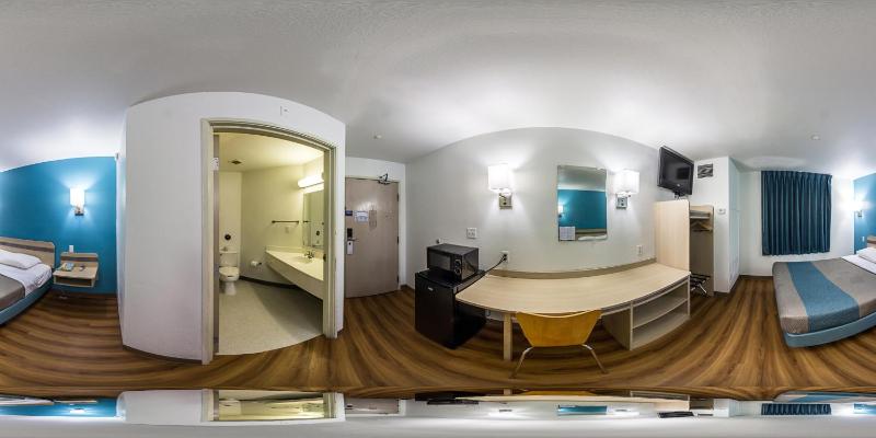 Queen Room - Disability Access - Smoking image 1