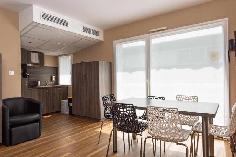 Studio Apartment image 3