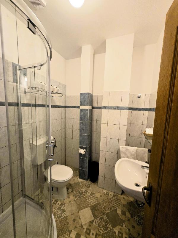 Twin Room image 2
