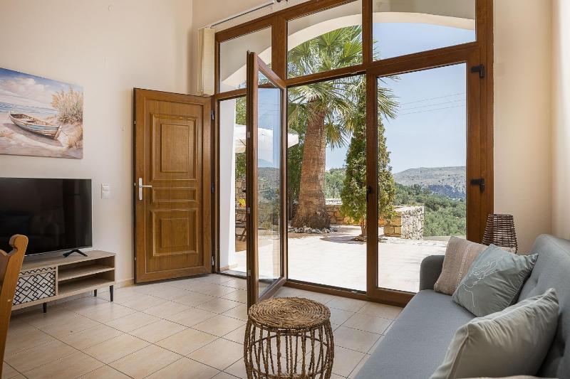 One-Bedroom House image 2