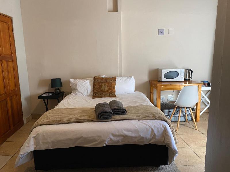 Waterkloof Glen Guest House - image 9