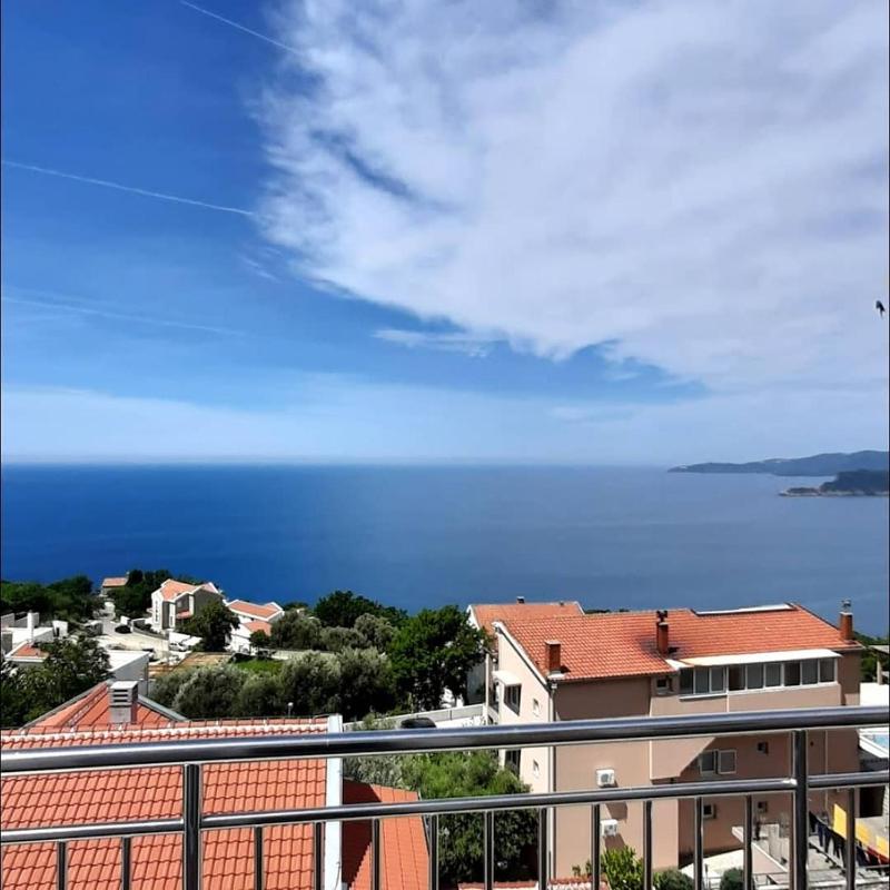 Studio with Balcony and Sea View (4 Adults) image 1