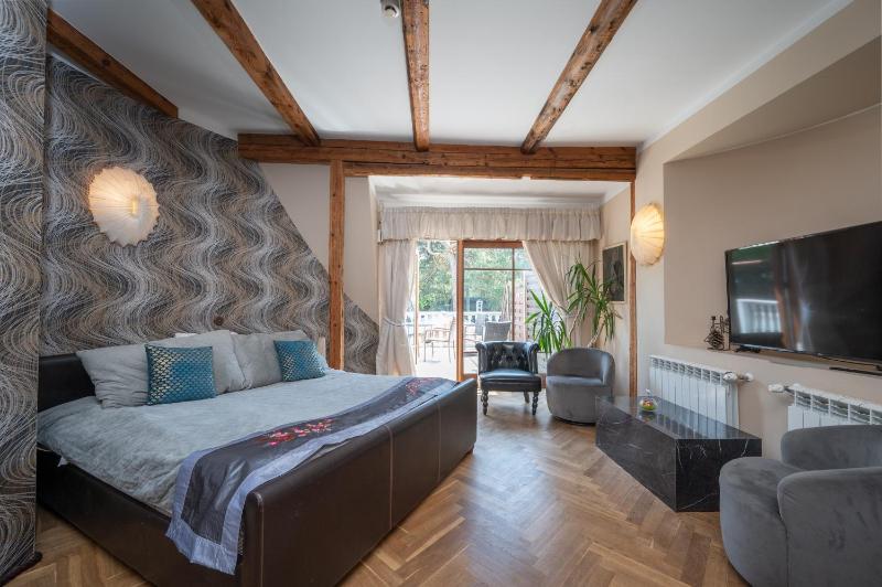 Deluxe Double Room with Balcony image 1