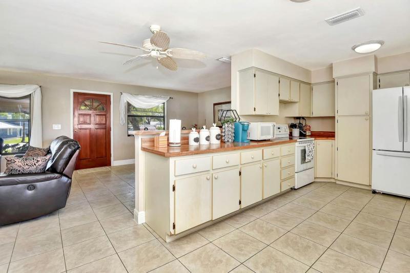 Sunset on the Peninsula 3br 3bath - image 16