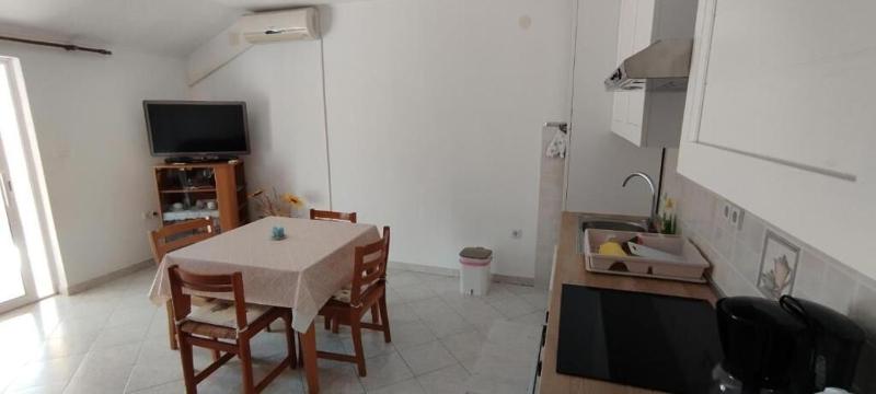 Apartment Ivanka - image 3