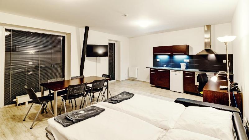 Grand De Luxe Apartment with Terrace image 4