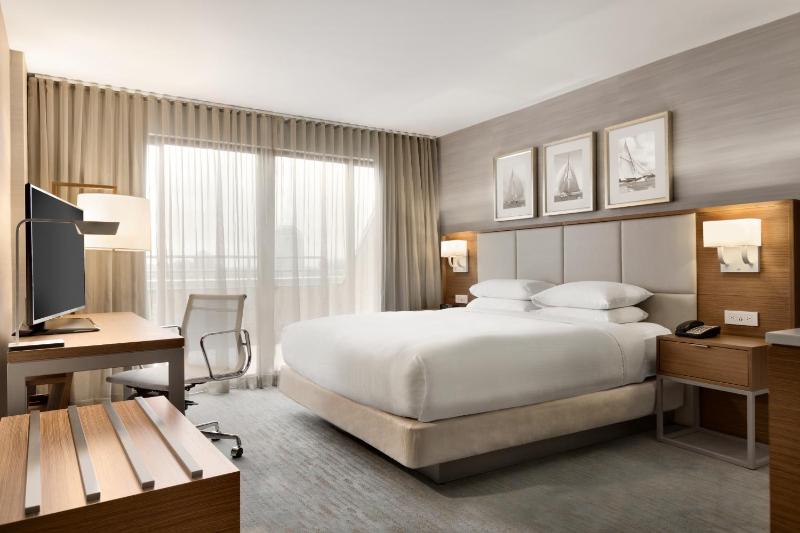King Room with Balcony image 2