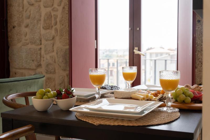Decor Studios - Clérigos by Host Wise - image 6