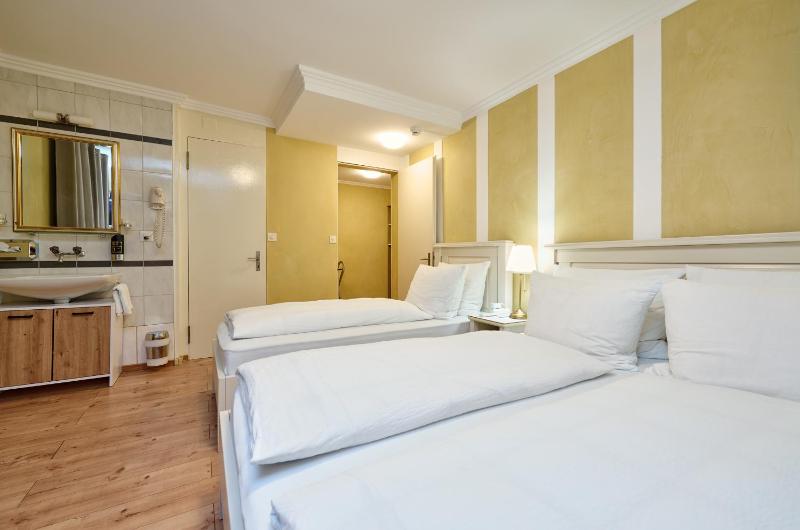 Triple Room image 1