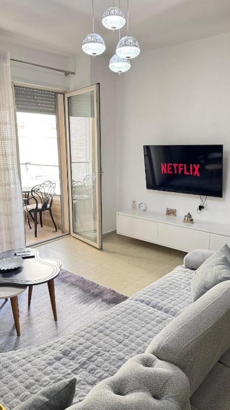 Seaview Apartment - image 9