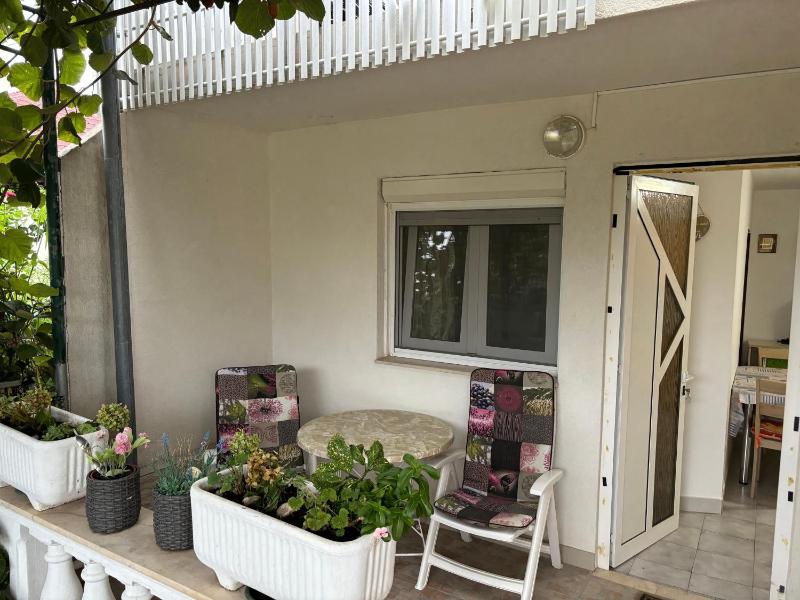 One-Bedroom Apartment with Terrace image 2