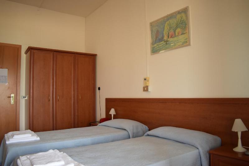 Double or Twin Room with Garden View image 4