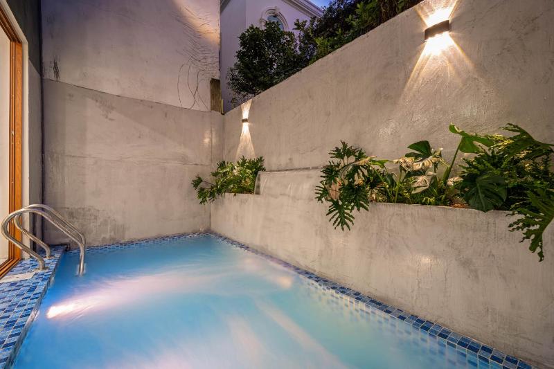 Serenity Villa - Near My Khe Beach & City Center by The Key - image 3