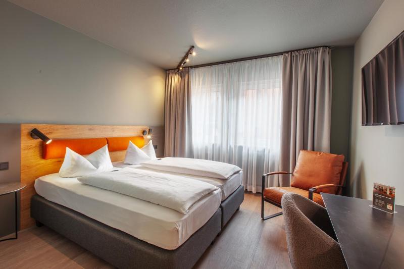 Standard Double Room image 1