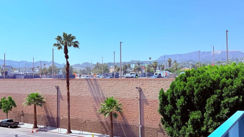 One Lux Stay - Hollywood - image 2