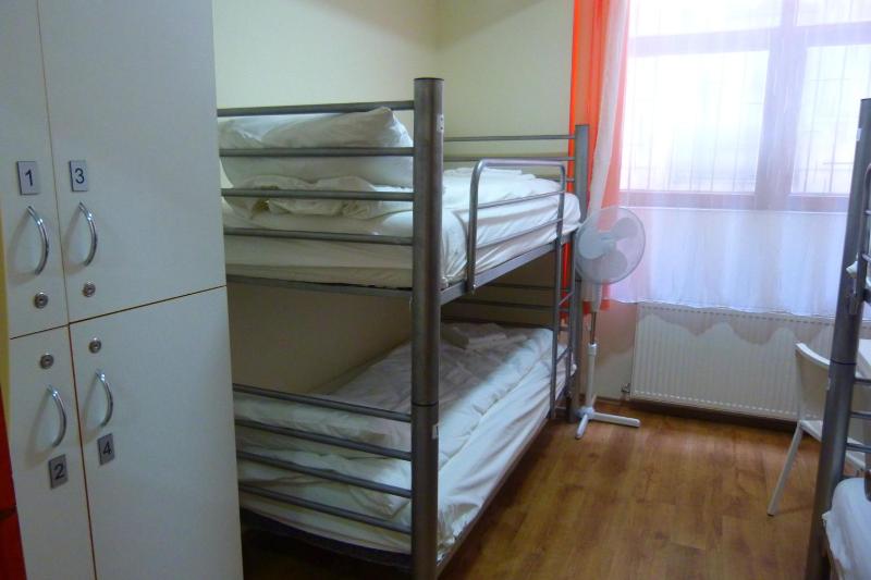 Bed in 4-Bed Mixed Dormitory Room image 2