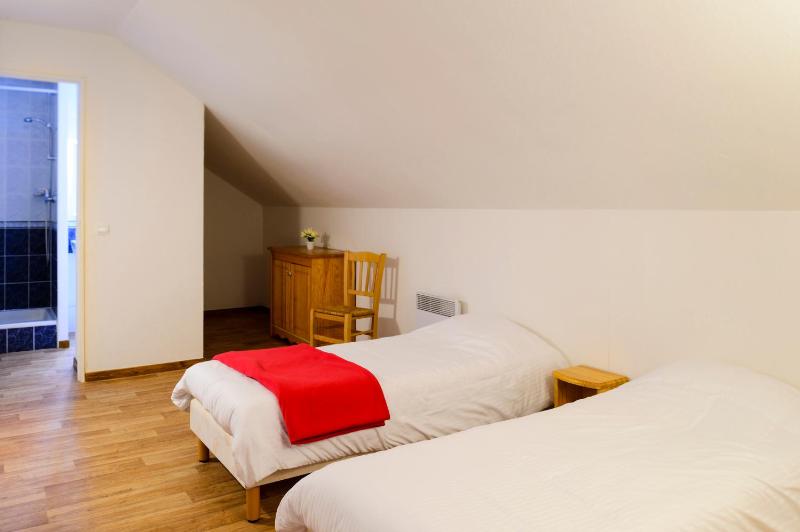 Three-Bedroom Apartment (8 Adults) image 2