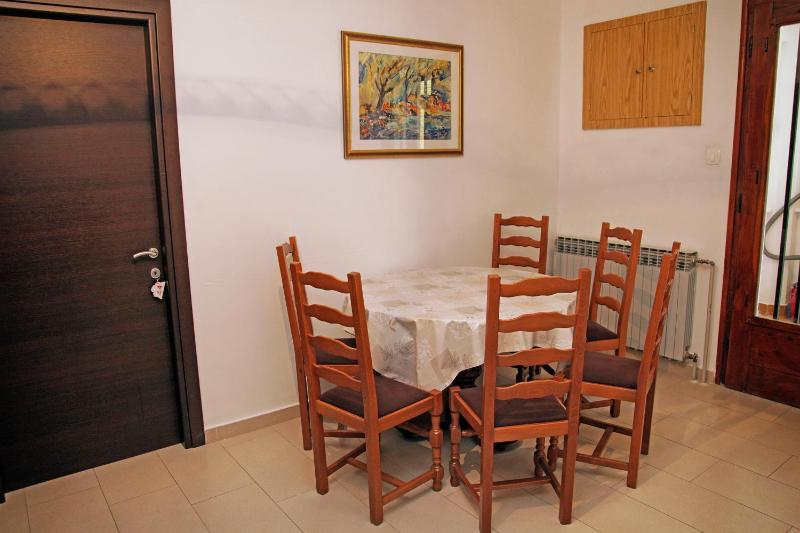 Four-Bedroom Apartment with Sea View image 2