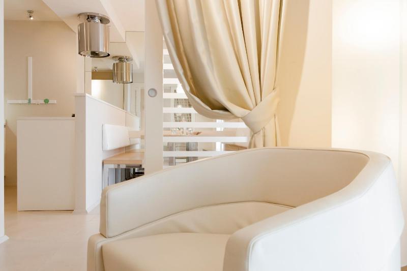 Suite & Spa Mirabel - image 22