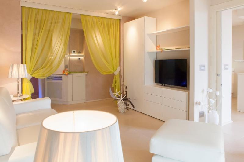 Suite & Spa Mirabel - image 8