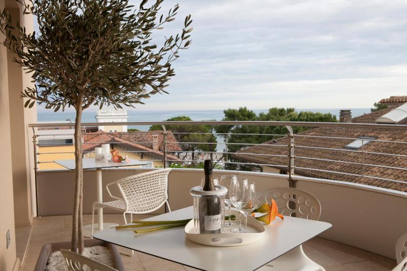 Suite & Spa Mirabel - image 7