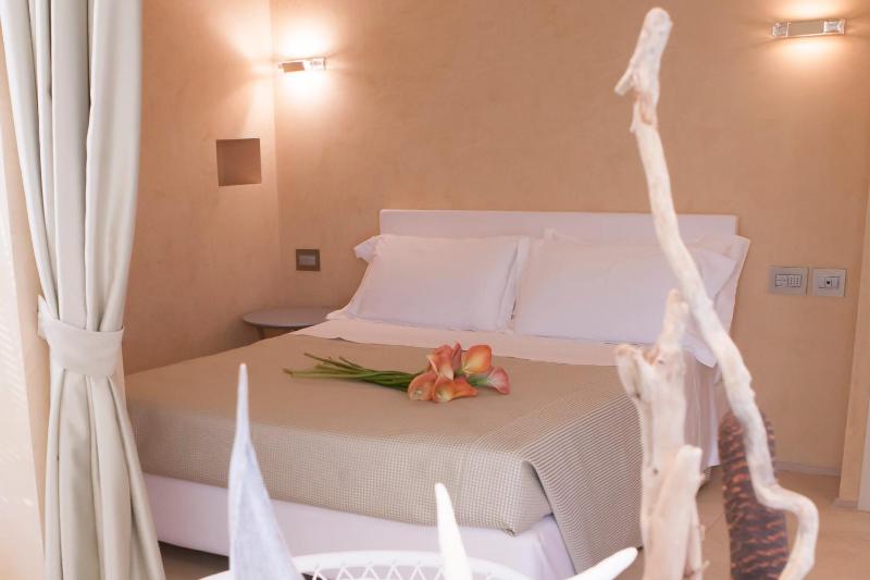 Suite & Spa Mirabel - image 11