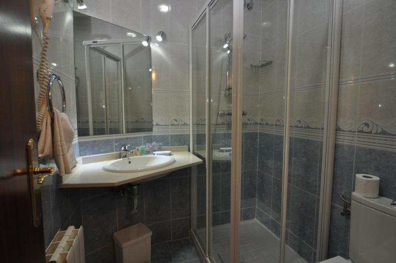 Family Room with Sea View image 2