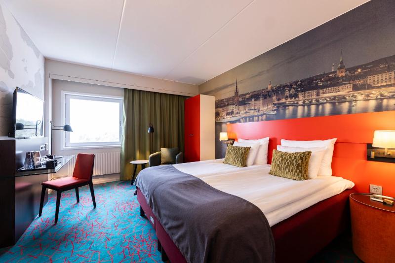 Classic Twin Room image 1