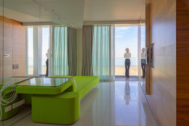 Superior Suite with Sea View image 2