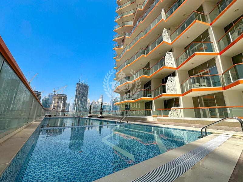 Cozy Studio with Burj Khalifa & Canal Views - image 5