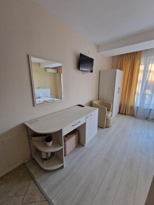 Double Room with Extra Bed image 3