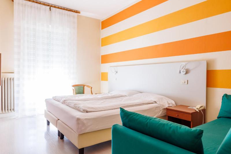 Double or Twin Room with Balcony image 4