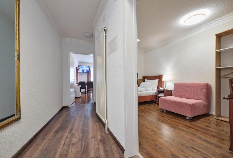Standard Family Room image 1