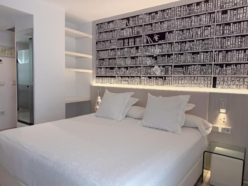 King Room image 4
