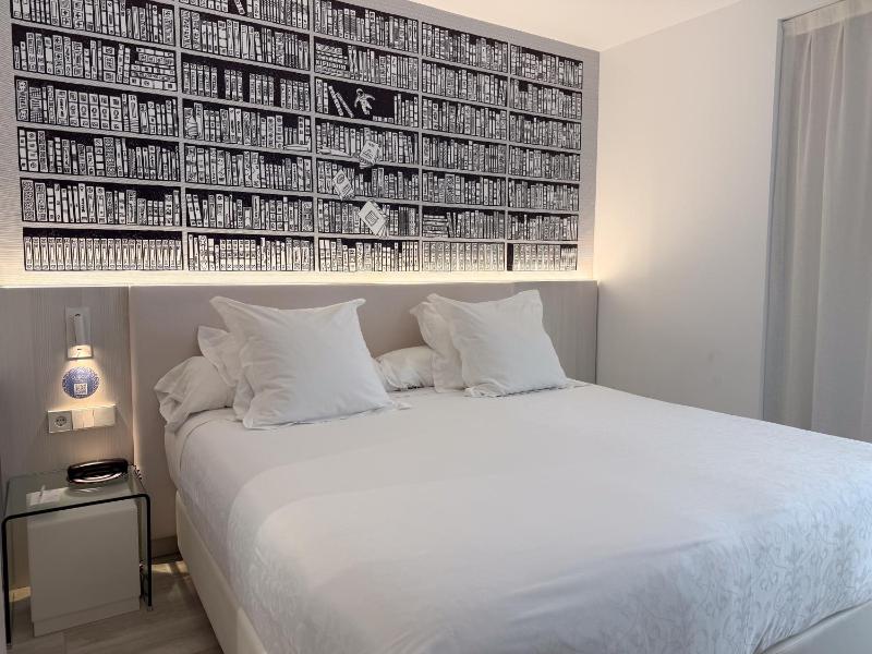 King Room image 2
